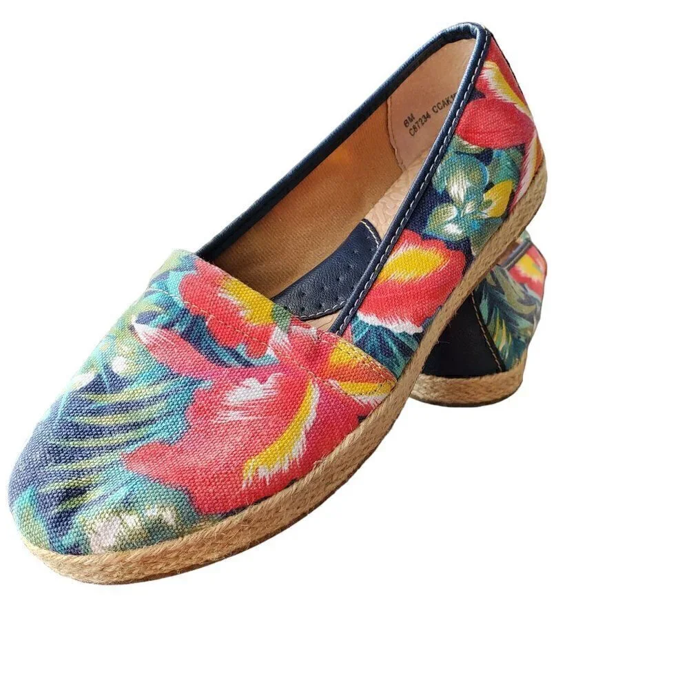 B.O.C. FLORAL CANVAS SHOES SIZE 8